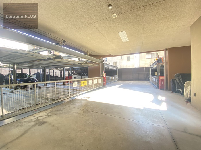 緑橋駅前アーバンコンフォートの駐車場