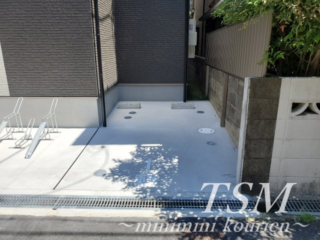 ジーメゾン寝屋川アベニールの駐車場|敷地内駐車場