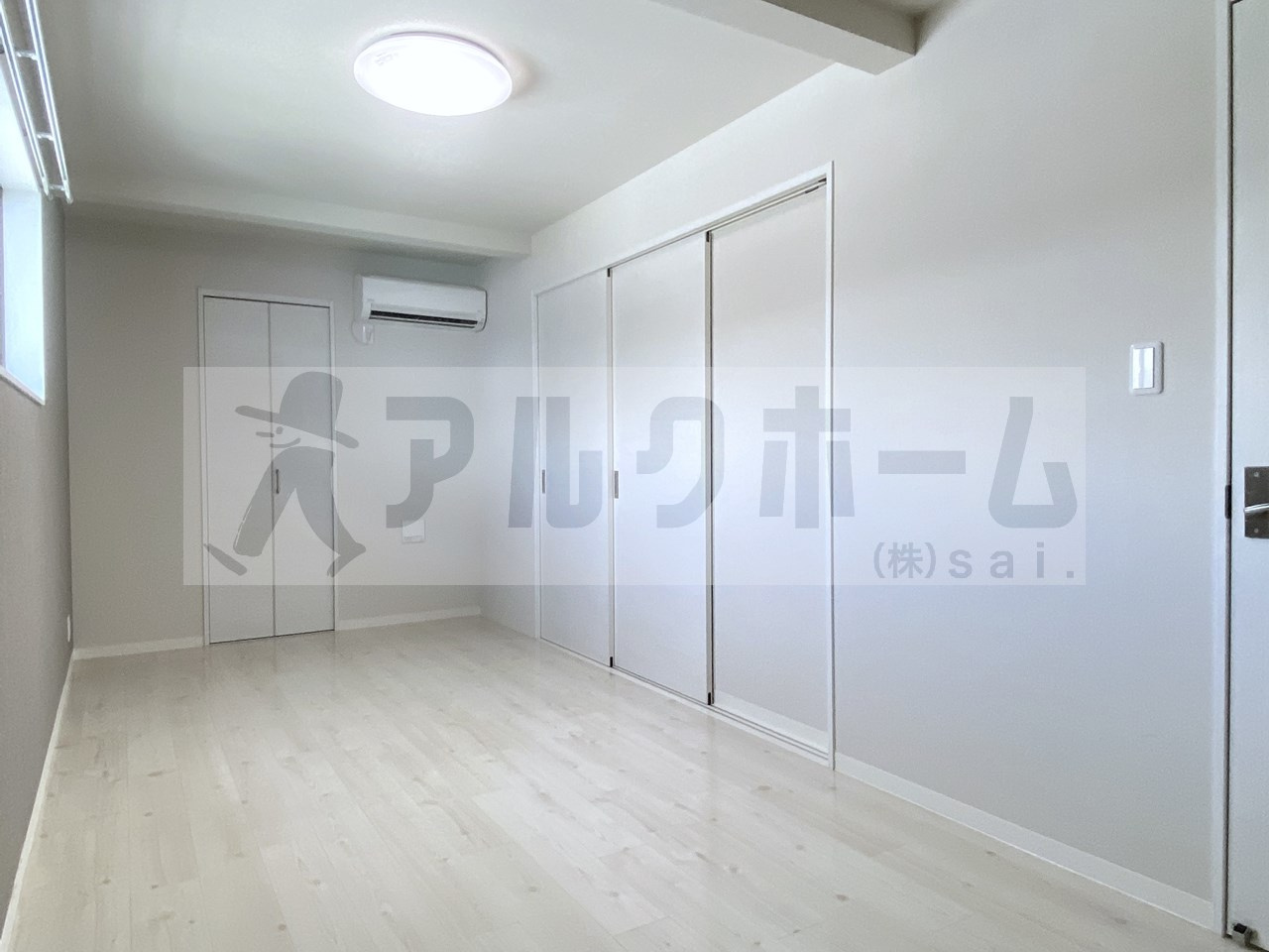 ステラウッド野中3の洋室