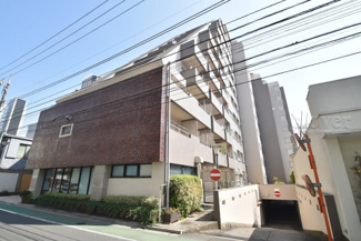 【外観】 | 眼前に広がる空の雄大さと、このお部屋の自慢の一つである「眺望」をご覧ください。毎日、この景色を独り占めできる新生活に夢が広がります。～即日のご見学可能～　お問合せはお気軽にどうぞ。
