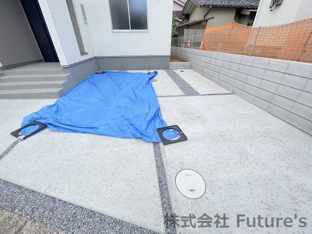 三郷市戸ケ崎　新築戸建　全2棟　1号棟の駐車場|カースペース並列2台可能