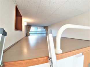 落ち着いて過ごせるお部屋なので、寝室にいかがでしょうか