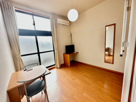 ゆったり過ごせる居間です