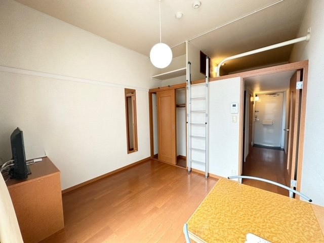 こちらのリビングで趣味の時間をお楽しみください