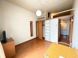 こちらのリビングで趣味の時間をお楽しみください