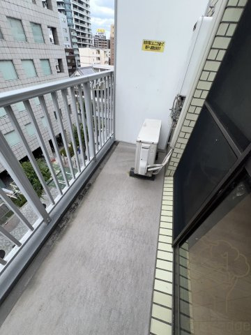 東梅田レジデンスのバルコニー