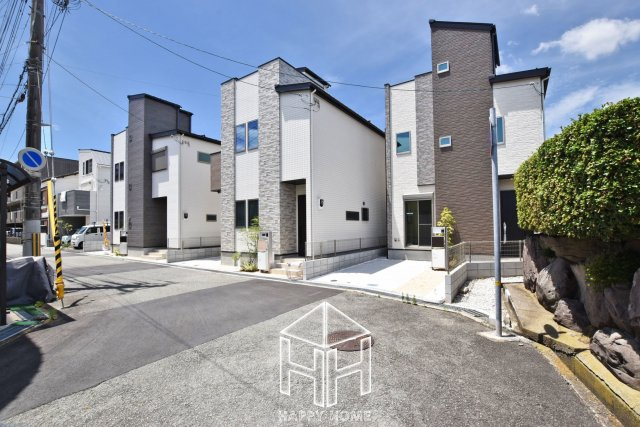 GRAN FELIDIA尼崎市南武庫之荘│低炭素住宅の限定3邸の外観|【即日ご内覧可能】尼崎市 南武庫之荘8丁目に低炭素住宅の新築戸建が堂々完成致しました。
前道は約6ｍで交通量も少なく、駐車やお子様の通学の際も安心です。