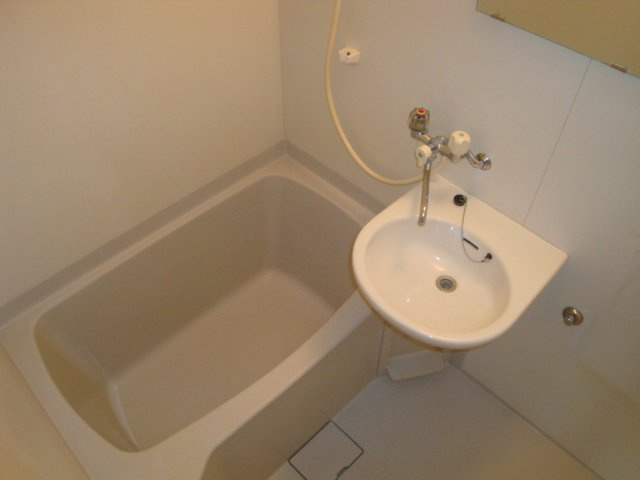 谷輪ハイツⅡの浴室