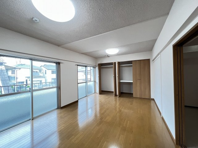 相互マンションの洋室