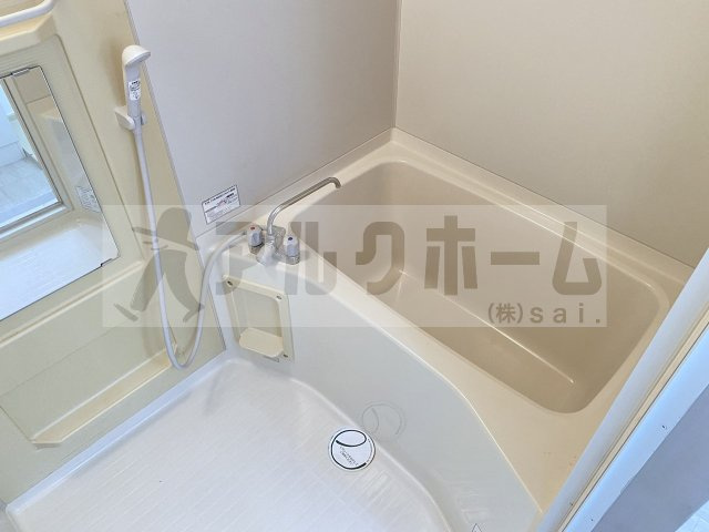 サンライズ青山の浴室