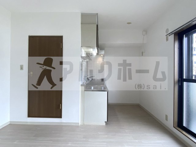 サンライズ青山の居間・リビング