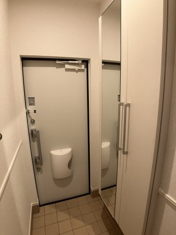 アウル　Bの玄関