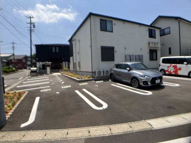 アウル　Bの駐車場