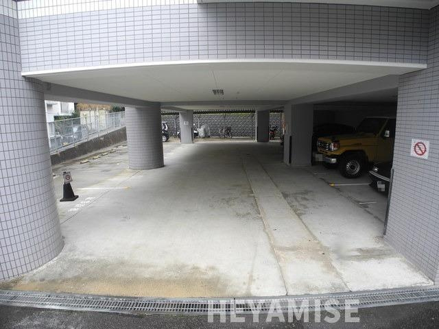 ラ・レジダンス・ド・シャルールの駐車場
