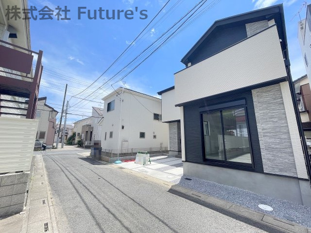 吉川市中野　新築戸建　全1棟の前面道路含む現地写真|前面道路含む現地写真です。