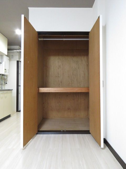 【収納】 | R The Residence箱崎宮前 | 別号室の写真になります。現況優先。