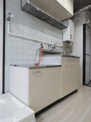 【キッチン】 | R The Residence箱崎宮前 | 別号室の写真になります。現況優先。