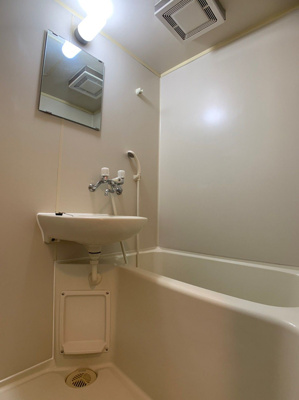【浴室】 | ホワイトハウス室見 | 別号室の写真になります。現況優先。