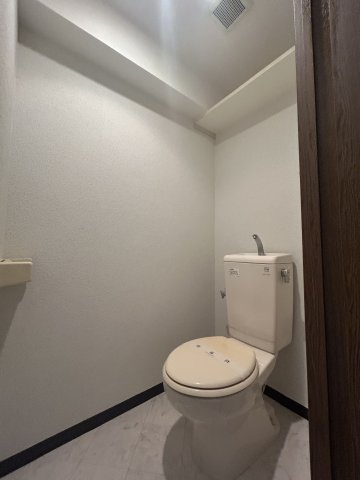 【トイレ】 | エスペランス白木原 | 別号室の写真になります。現況優先。