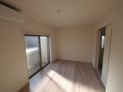 【居間・リビング】 | リテラ県庁西 ア・カント | 別号室の写真になります。現況優先。