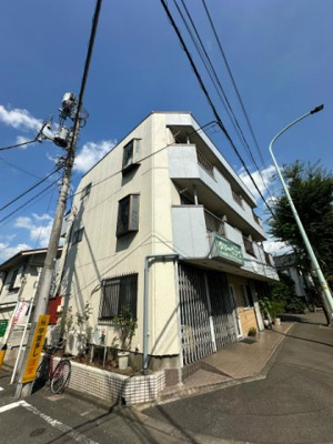 【外観】 | 横山ビル | 「新百合ヶ丘」駅にアクセス可能な最寄りバス停まで徒歩2分！スーパーやコンビニが近くて、生活しやすい住環境の3階建てマンションです♪