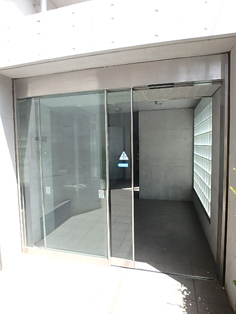 ドゥーエ新丸子のエントランス