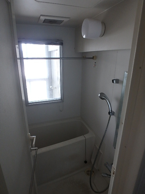 ドゥーエ新丸子の浴室