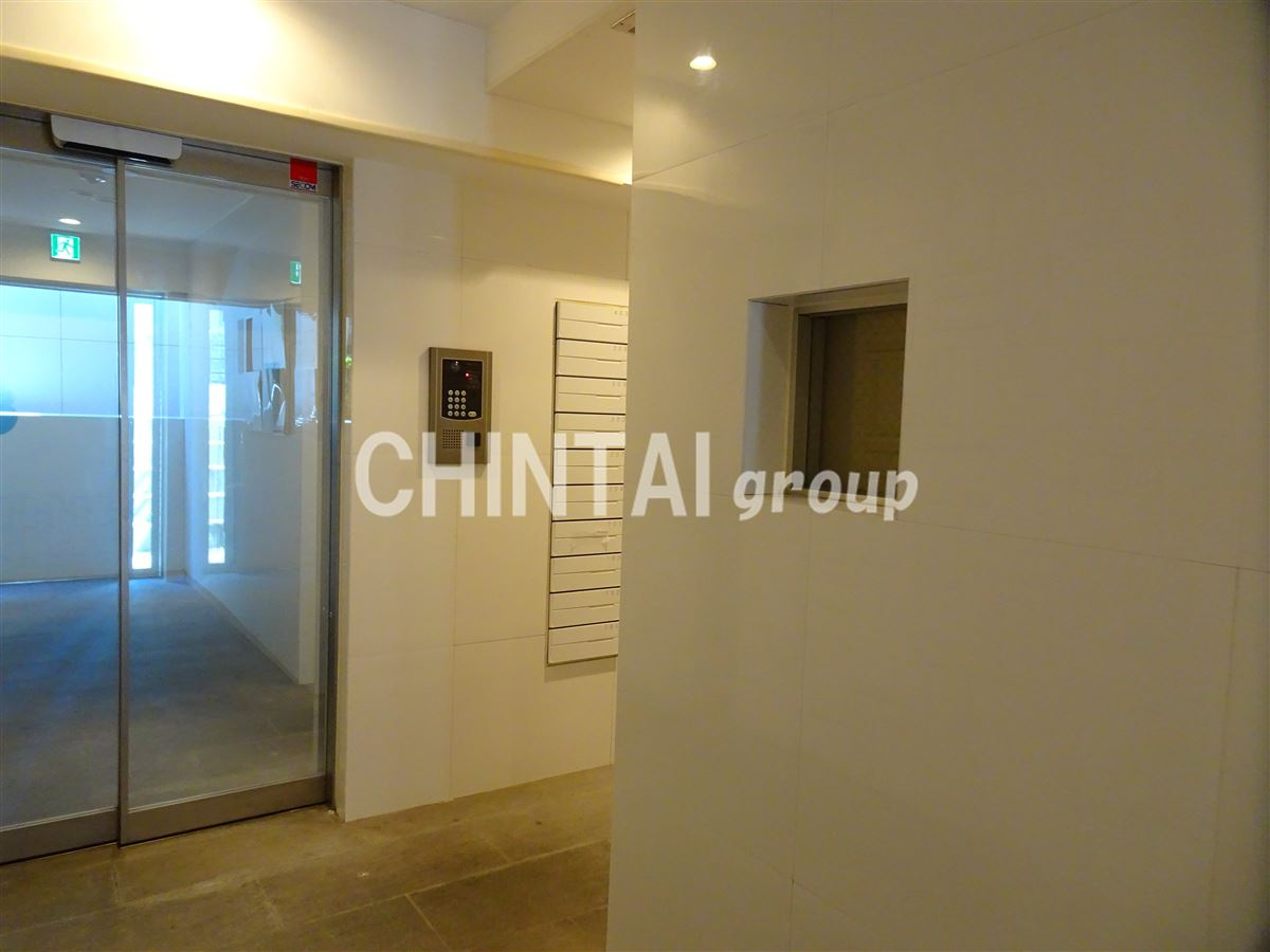 プレミアムキューブ下北沢のエントランス