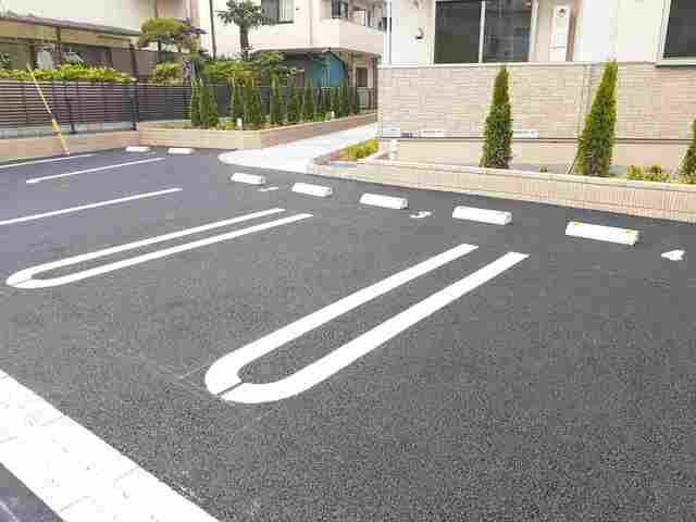 カーサビアンカの駐車場