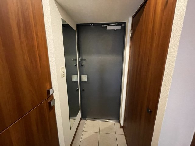 フェニックス日本橋高津の玄関|(参考)同マンション反転間取り他部屋の写真