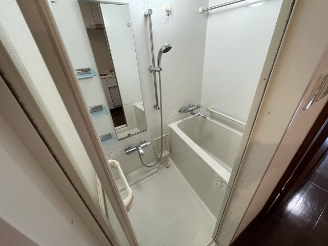 フェニックス日本橋高津の浴室|(参考)同マンション反転間取り他部屋の写真