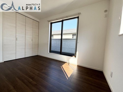 【洋室】 | 加古川市加古川町中津　築浅一戸建て | 全居室収納がありお部屋が片づきます♪