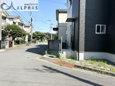 【前面道路含む現地写真】 | 加古川市加古川町中津　築浅一戸建て | 北東側前面道路含む現地♪