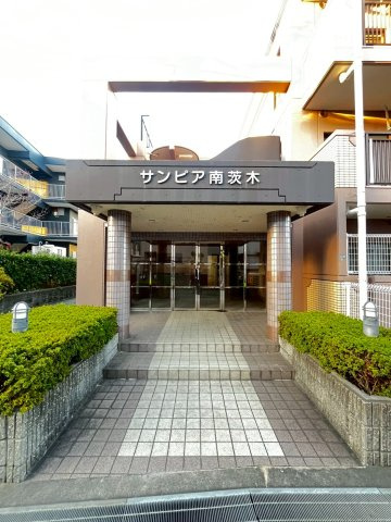 サンピア南茨木のエントランス