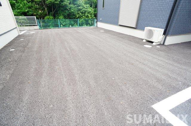 シャトレー大津の駐車場