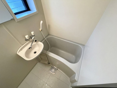 【浴室】 | ピュア・リベルテ | 別号室の写真になります。現況優先。