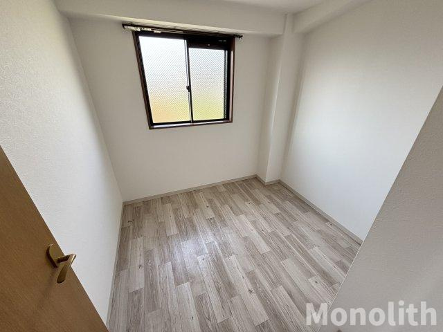 ウィスタリア藤の洋室