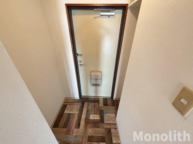 ウィスタリア藤の玄関