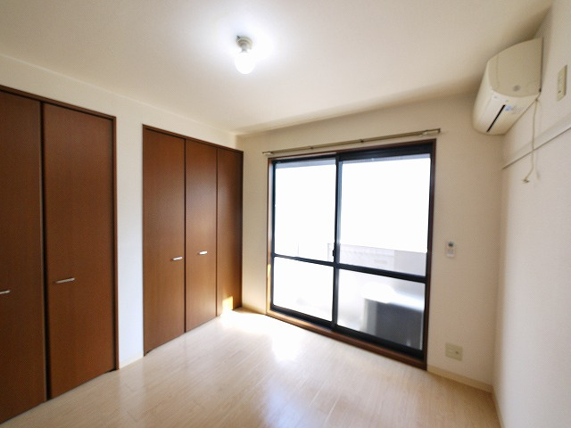 ジュネス平城山の居間・リビング