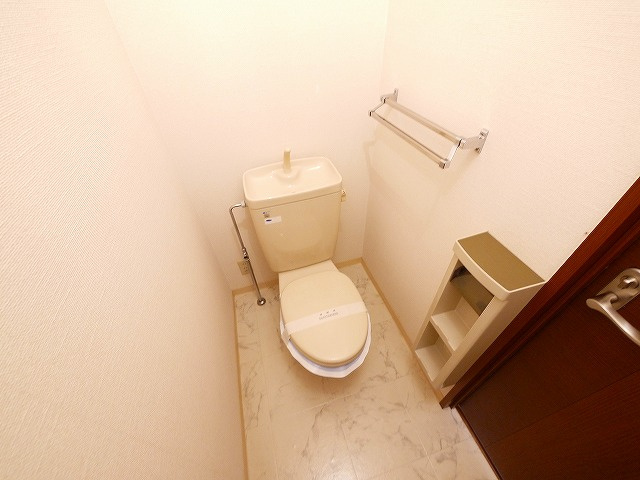 ジュネス平城山のトイレ