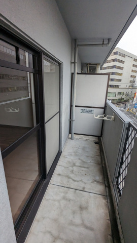 【バルコニー】光町大丈ビル