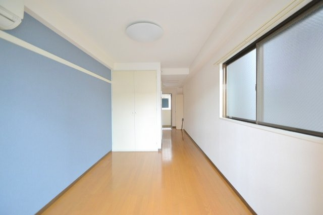 ハイツ庚午の居間・リビング