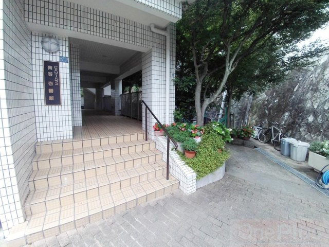 ビバリーハウス青谷壱番館のエントランス