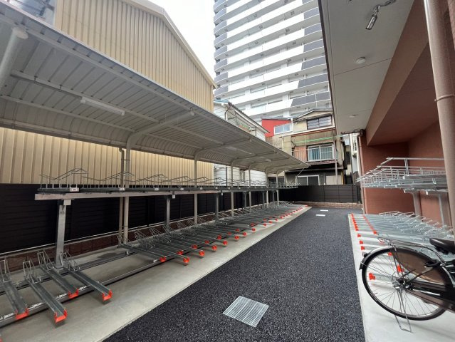 プレジオ阿波座の駐車場|駐車場があるので、車を買う予定の方も安心です