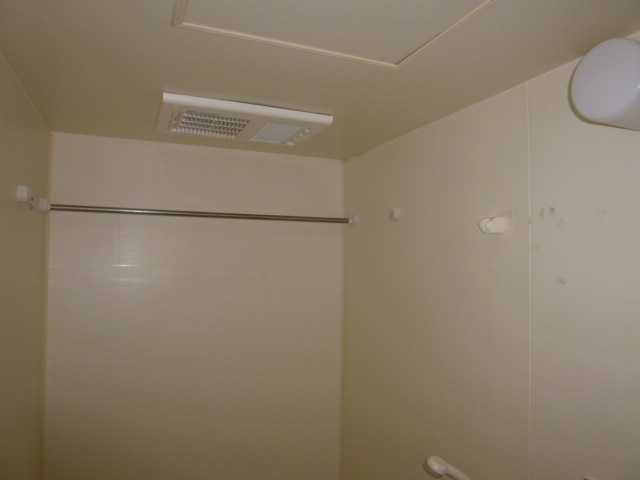 倉敷市福田町古新田のアパートの浴室|浴室乾燥機