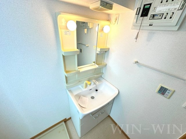 コメコメ・ハウスの独立洗面台