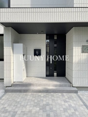 【エントランス】 | Living Base 8 | エントランスはこちら♪