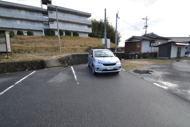 フジハイムの駐車場