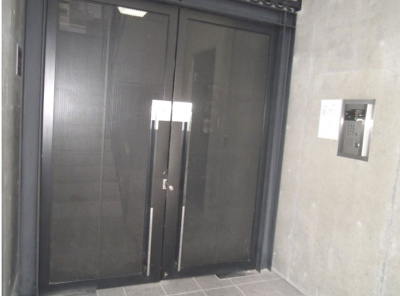 【エントランス】 | PEDIMENT | オートロック完備のエントランスです(^^)/