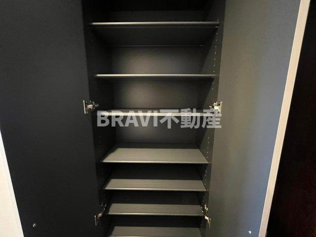 プレジオ阿波座2-8Fの収納